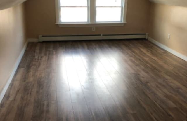 182 Jersey St 2nd - 182 Jersey St, Waterbury, CT 06706