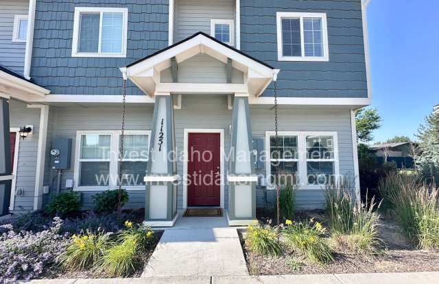 Stylish Townhome with Room to Relax  Entertain! photos photos