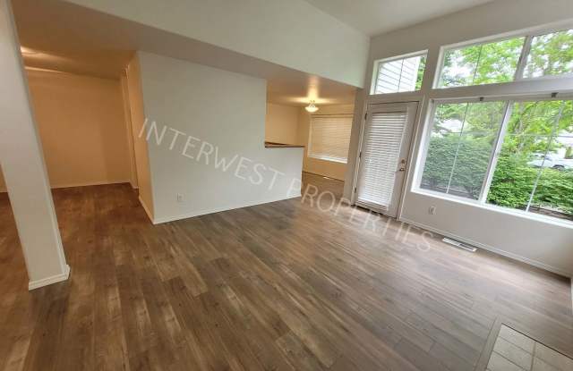 Beaverton 3 Bed 2.5ba Beautiful 2 Story Condo With 2 Car Garage, Gas Fireplace, High Ceilings & Patio! Gallery 3