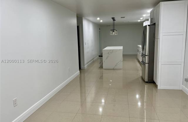 10356 SW 11th Ter Gallery 4