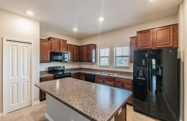 5579 Mercado Drive Gallery 3