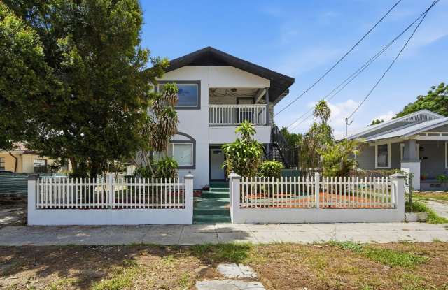 Beautiful remodeled 2nd Floor Condo in Ybor City Gallery 3
