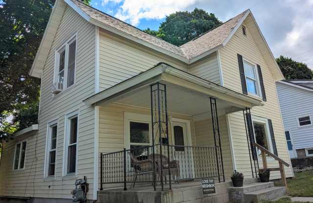 218 N Simon St photos photos