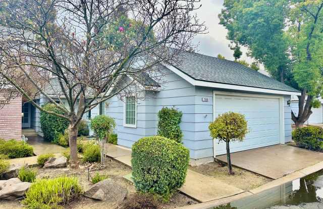 Large North Fresno condo near Woodward Park photos photos