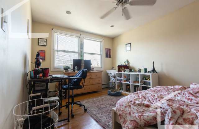 NO FEE!  Amazing Home with 3 full Baths and Laundry in Unit!  Cat Friendly, Parking Available Gallery 4