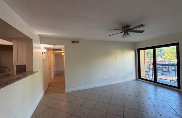 2925 Winkler Avenue Gallery 4