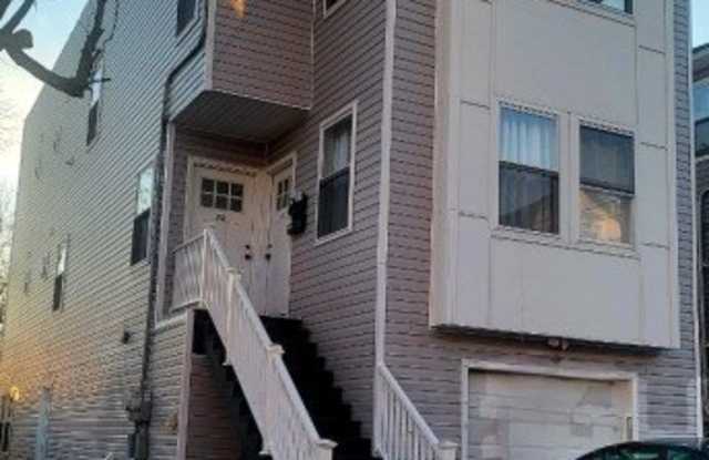10 Shaw Ave Gallery 1