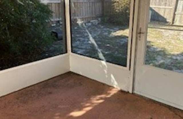 Beautiful 3/2 Available now! photos photos