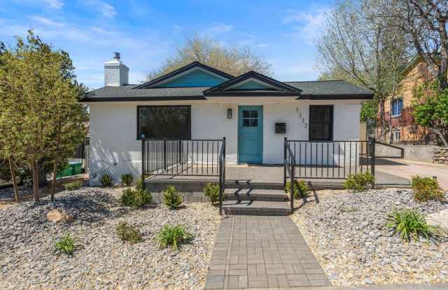 2 bed, 1 bath with built in office near UNR photos photos