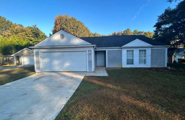 1292 Lynx Ct: 3BD, 2BA ranch home on level lot with privacy fence. Located off Panhandle Road, close to shopping  restaurants on Tara Blvd. AVAILABLE JAN. 2026! - 1292 Lynx Court, Clayton County, GA 30228