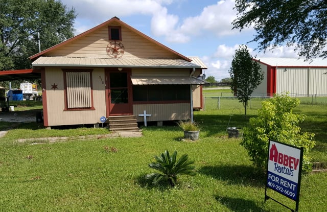 510 W Bilbo St - 510 West Bilbo Avenue, Orange, TX 77630