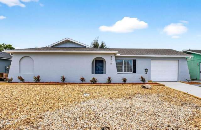 7218 Isle Dr photos photos