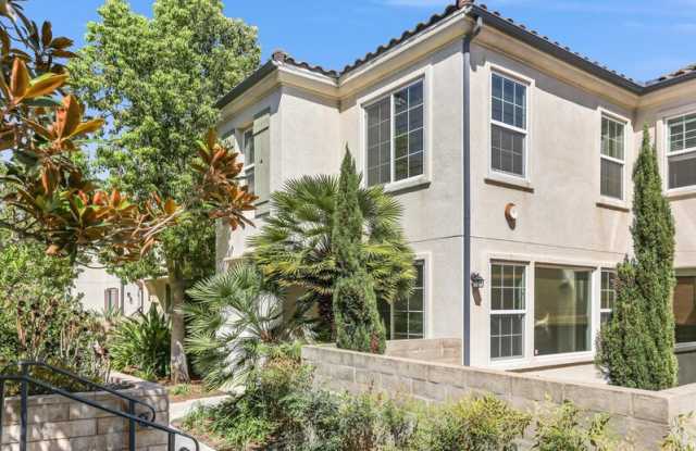 2215 Antonio Drive Gallery 1