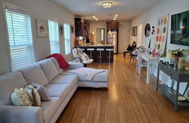 49 Hersom unit: 49 photos photos 49 Hersom unit: 49 photos photos