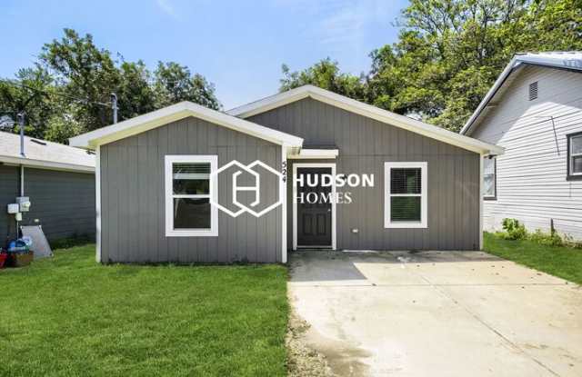 524 East Texas Street Gallery 1