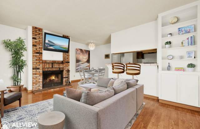 Charming 1 bed/1bath available now in North Park - 4335 Hamilton Street, San Diego, CA 92104