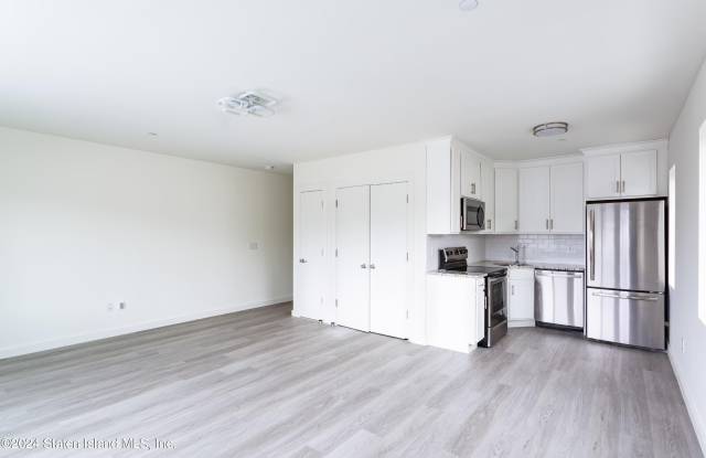 297 Cromwell Avenue unit: 1 - 297 Cromwell Avenue, Staten Island, NY 10305