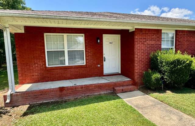 Quiet Country Duplex off Copeland Rd in Toney! Fresh Paint! New Carpet! photos photos