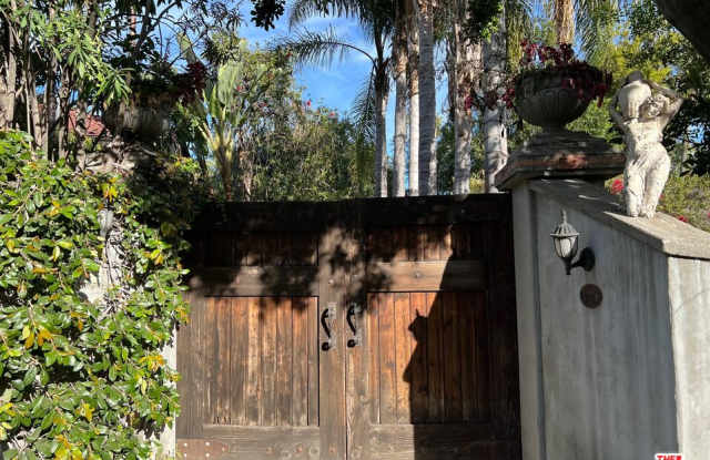 2014 GRACE AVE - 2014 Grace Avenue, Los Angeles, CA 90068