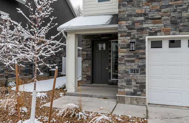 712 E Zekes Court Gallery 4