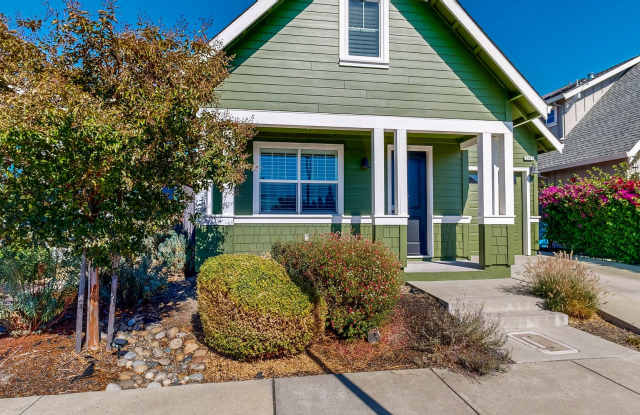 Bright and Beautiful 3 Bedroom, 2.5 Bathroom Single Family Home! Garbage Included! Gallery 3
