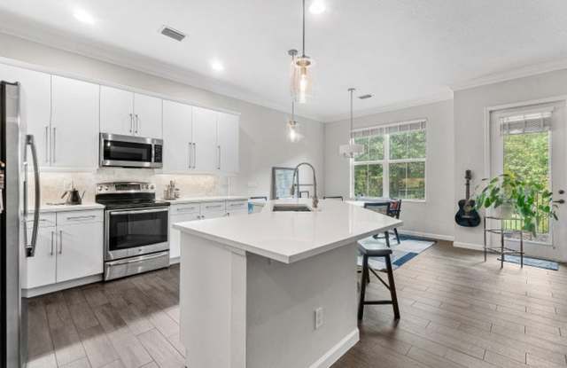 7217 Oxford Court, Palm Beach Gardens, FL 33418 - 3426 Gallery 1