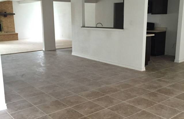 810 Cobble Gallery 2