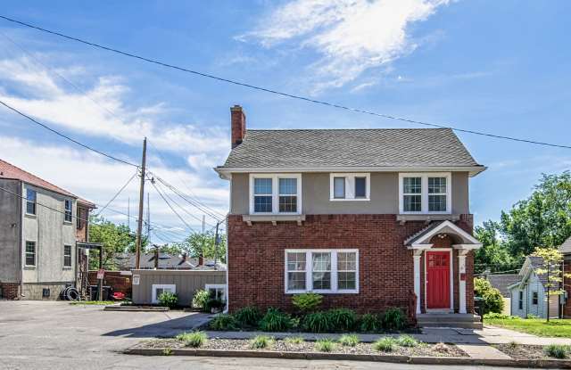 Available May 2025 and is not section 8 qualified. 6 bed 4 bath house at 563 S. 35th St. Midtown Omaha photos photos