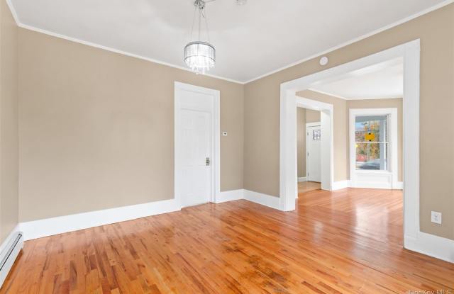 33 Wickham Avenue unit: 1 photos photos