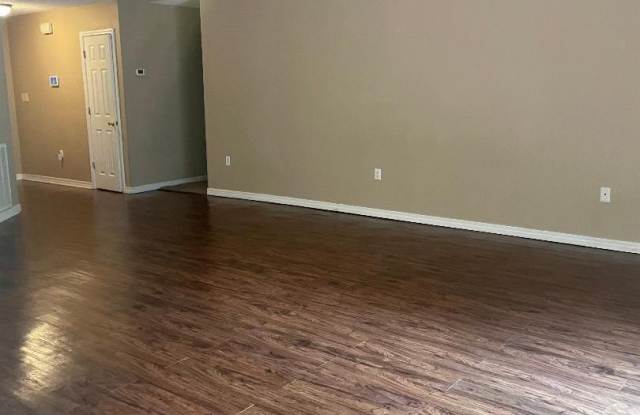 4717 Whitewater Lane Gallery 3