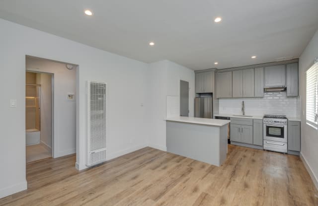 4140 & 4136 Grandview Blvd photos photos