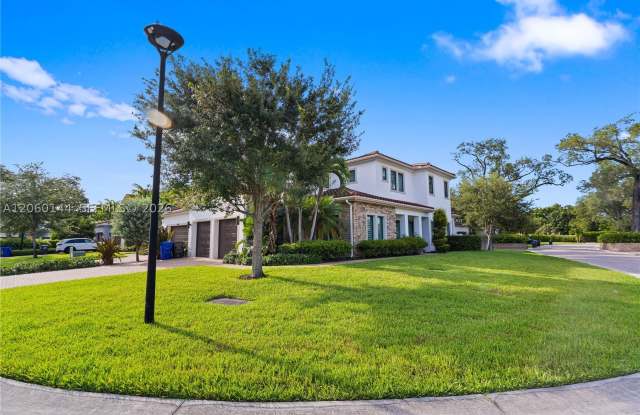 3472 Emerson Ln Gallery 2