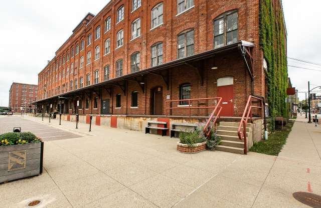 801 Jackson Gallery 2