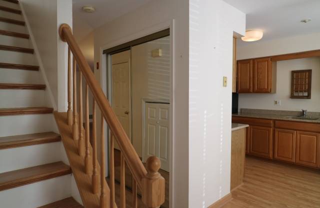 74 FAIR OAKS COURT Gallery 3