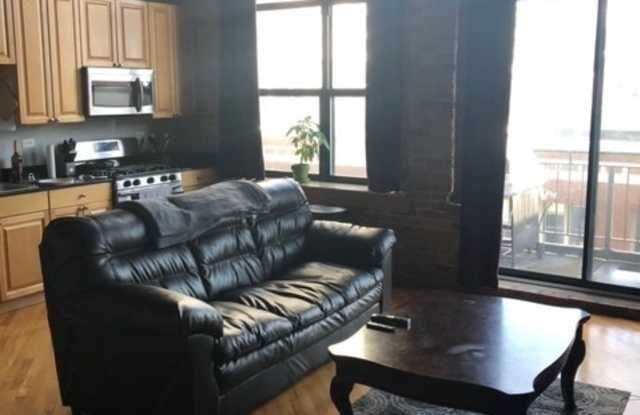 1801 South Michigan Avenue Gallery 2