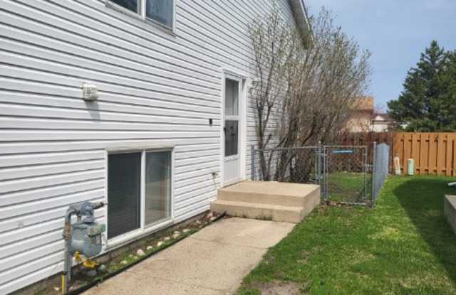 2741 33 1/2 Avenue South - 1 Gallery 1