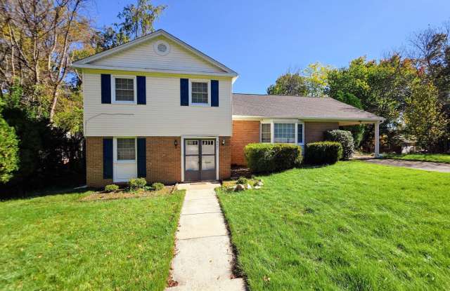 4221 N VALIANT Court Gallery 1