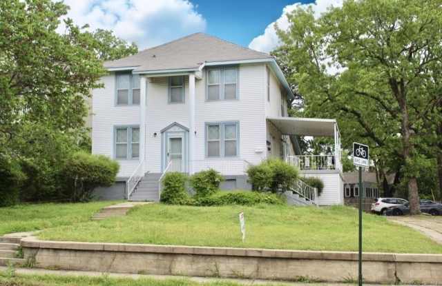 1020 Kavanaugh "A" photos photos