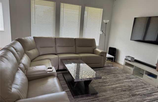 1633 Glacier Drive Gallery 4