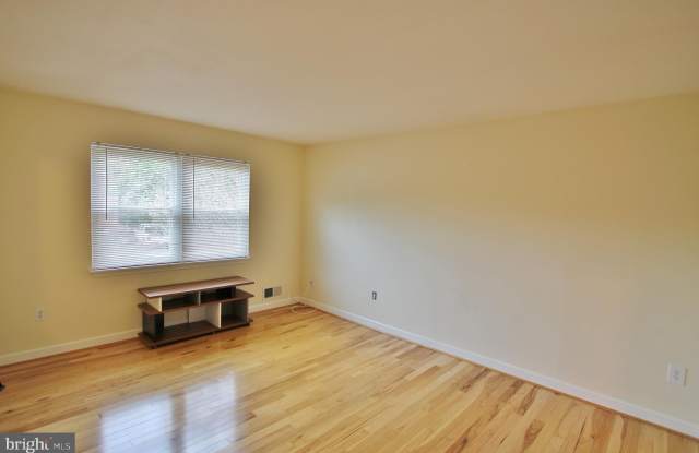 12529 OAKWOOD DRIVE Gallery 4