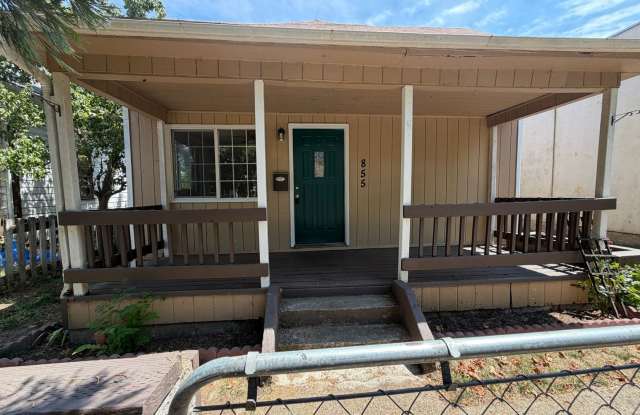 3 Bedroom home in SE Roseburg photos photos