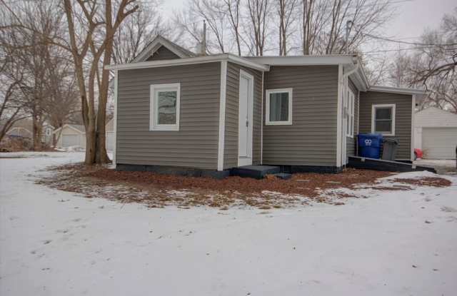 2 BED 1 BATH HOUSE FOR RENT photos photos