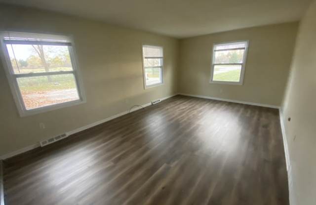 6881 Young Avenue Northeast Gallery 4