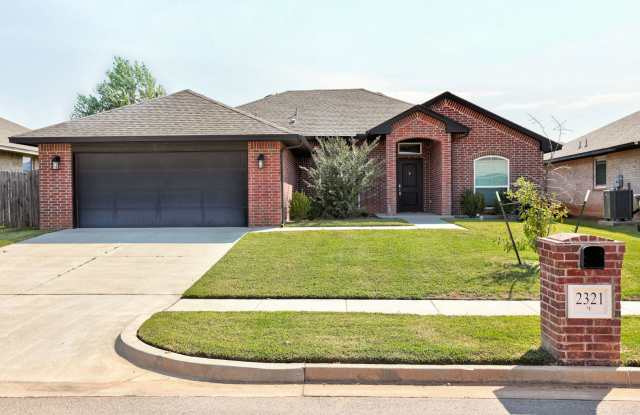 Updated Modern Home in Norman Wedged Between Highway 9 And East 12th St photos photos