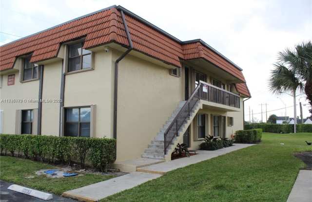10016 NW 4th St - 10016 Northwest 4th Street, Pembroke Pines, FL 33024