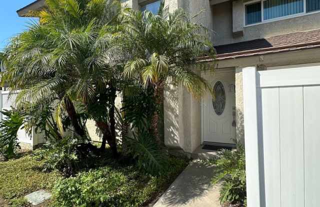 3 Bedroom Tustin Condo - Recently Renovated - 2 Car Gar - Beautiful!!!!! photos photos