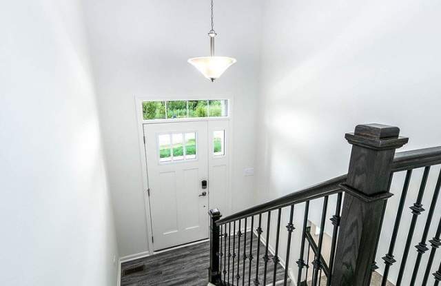 225 Lakeshore Drive Gallery 2
