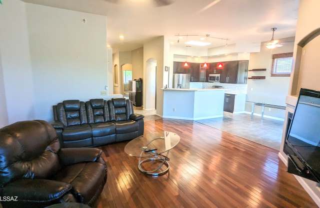 5245 N Sterling Springs Drive Gallery 3