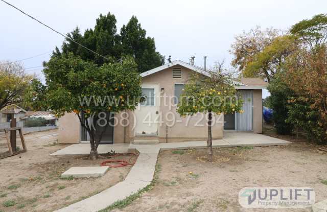 2 Bed, 1 Bath House For Rent in Ramona - 732 F Street, Ramona, CA 92065