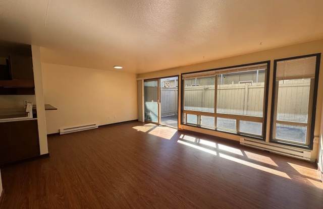 1BR Apartment with Large Patio and Rare Off-Street Parking Near Green Lake  Fremont photos photos